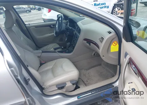 2004 Volvo S60 2.4 from USA, damaged, VIN YV1RS61T242325508